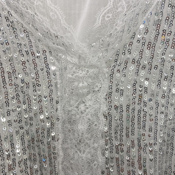 NWT Brand New White Sparkly top - Picture 2 of 2